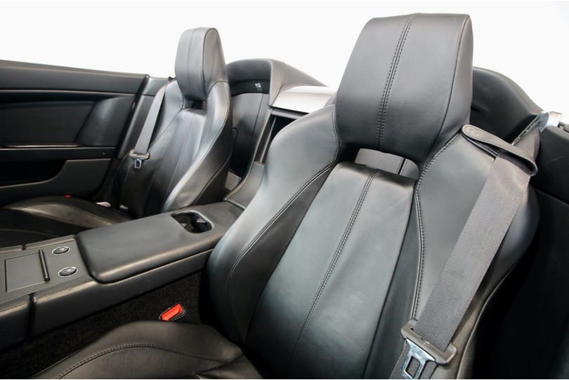 Aston Martin Vantage Roadster The Supercar Rooms (27)