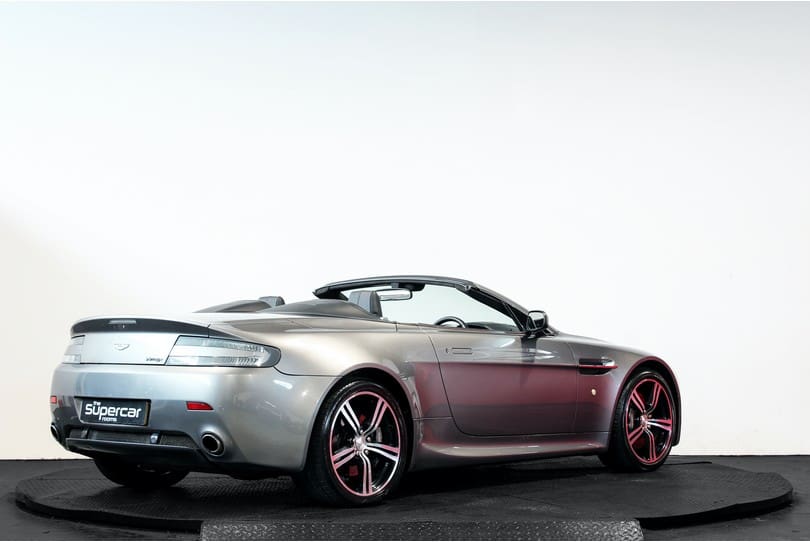 Aston Martin Vantage Roadster The Supercar Rooms (3)