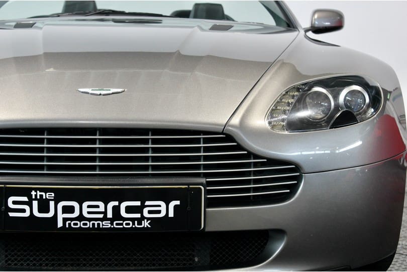 Aston Martin Vantage Roadster The Supercar Rooms (35)