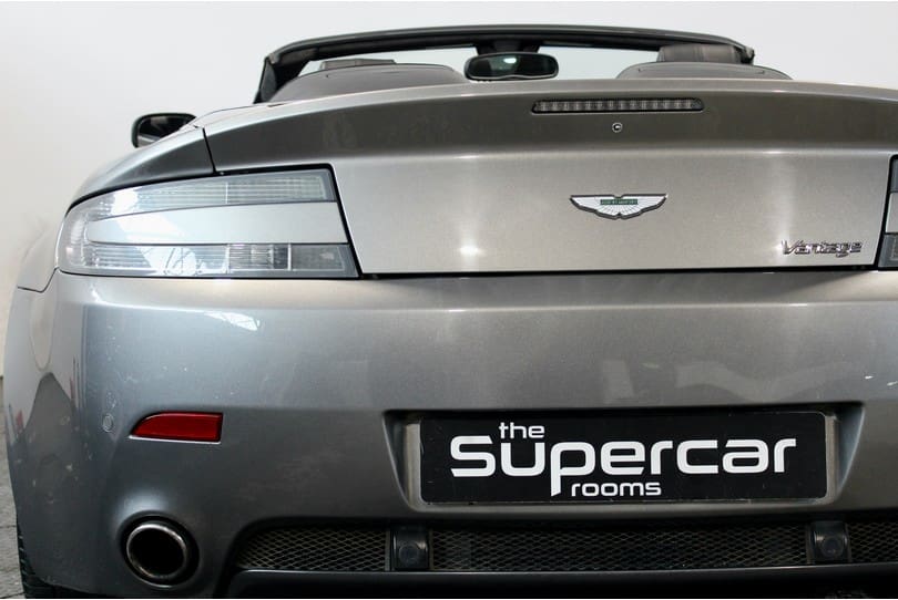 Aston Martin Vantage Roadster The Supercar Rooms (36)