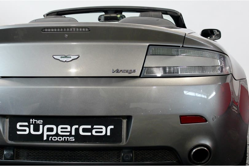 Aston Martin Vantage Roadster The Supercar Rooms (37)