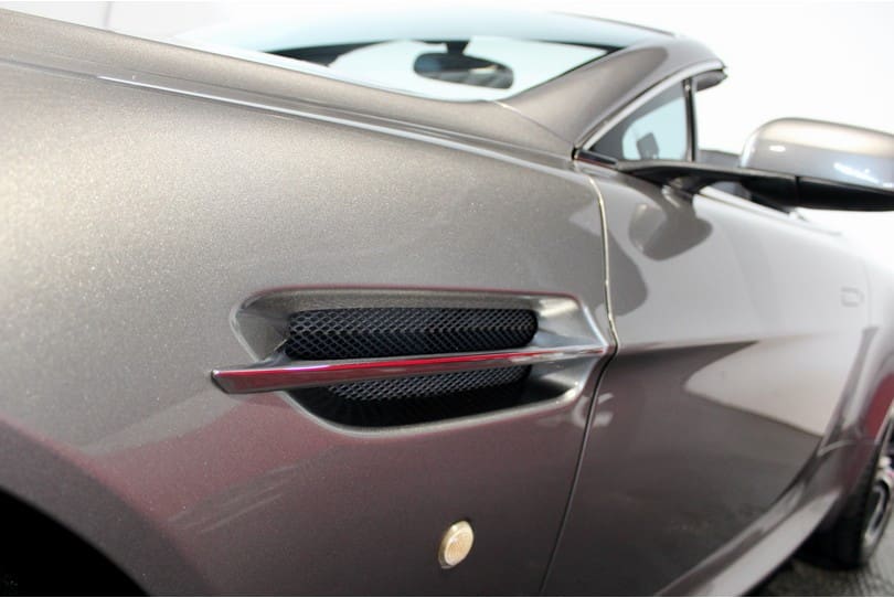 Aston Martin Vantage Roadster The Supercar Rooms (38)