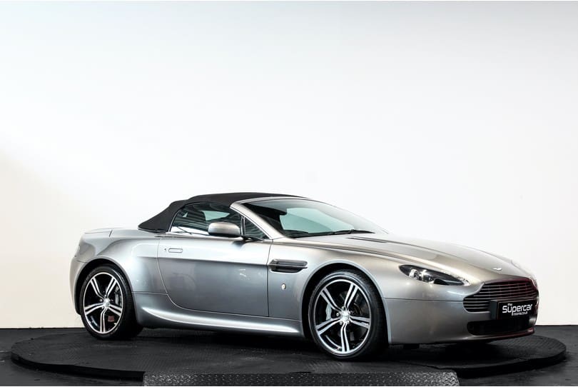 Aston Martin Vantage Roadster The Supercar Rooms (9)
