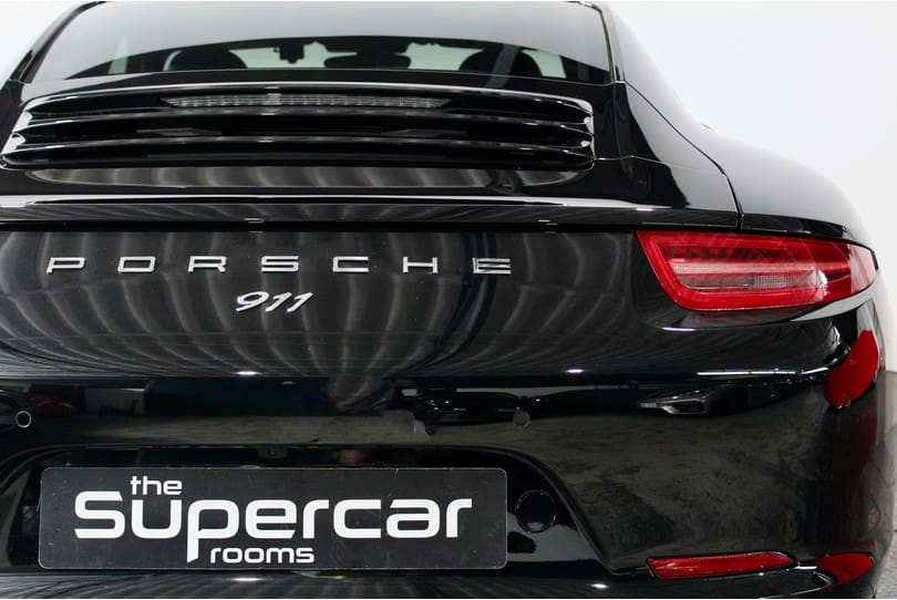 Porsche 991 Carrera Black Edition The Supercar Rooms (39)