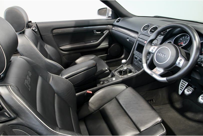 Audi Rs4 Cabriolet The Supercar Rooms (12)