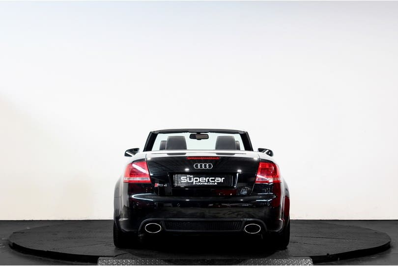 Audi Rs4 Cabriolet The Supercar Rooms (4)